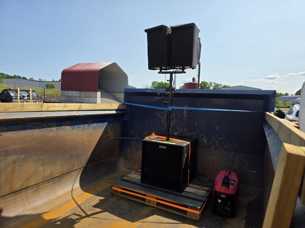 Komplett ljudlösning för flakväxlarbil monterad för studentfirande i Ulricehamn.