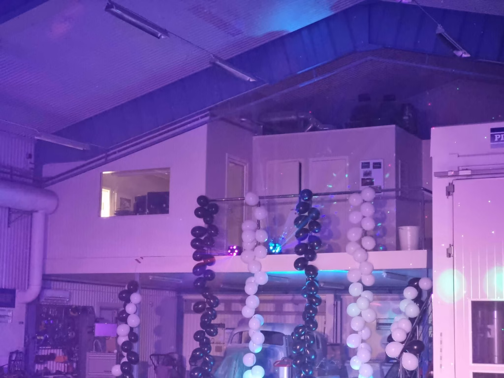 party setup4 1024x768 jpg